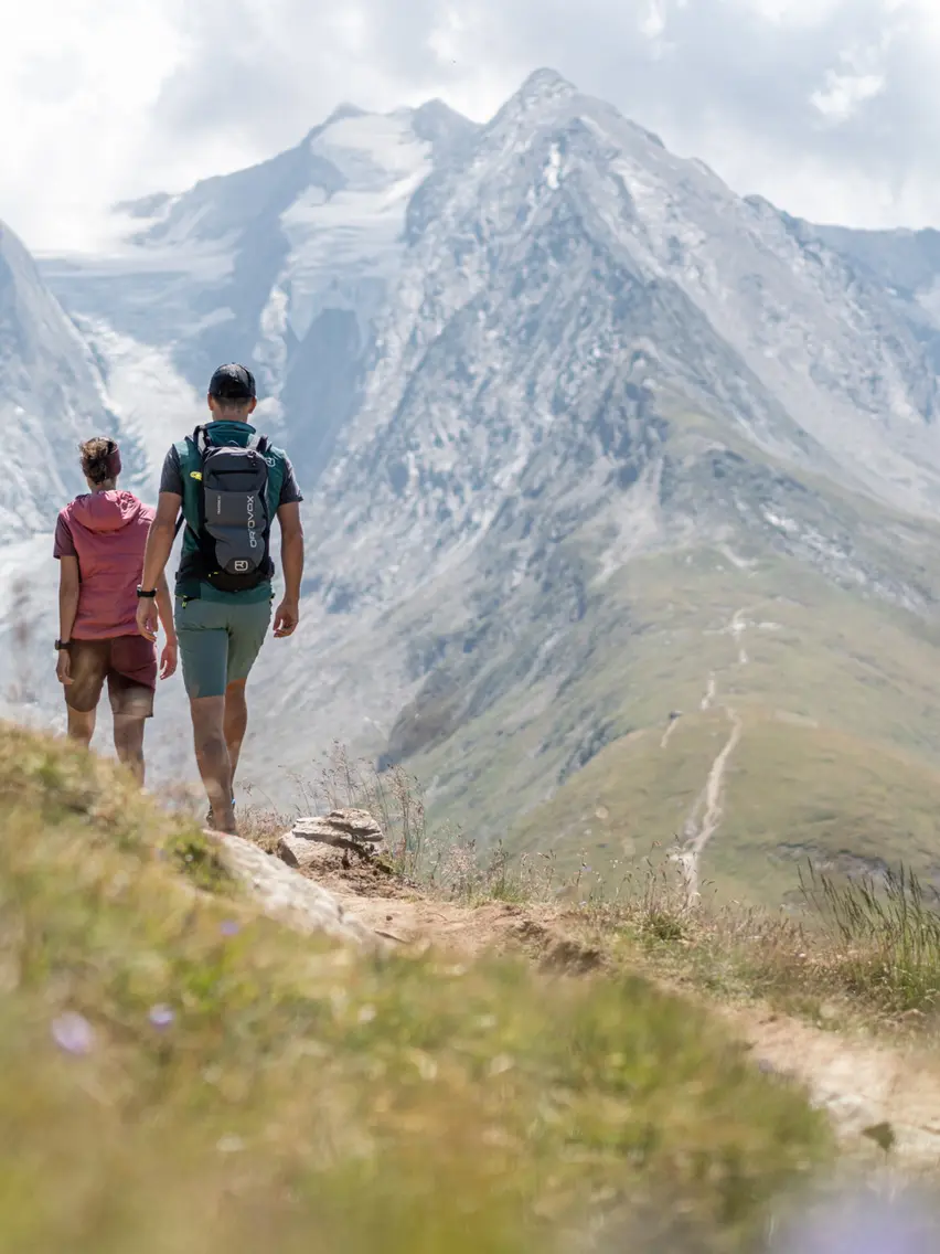 © johannes brunner hiking for two in the Ötztal valley | © johannes brunner
