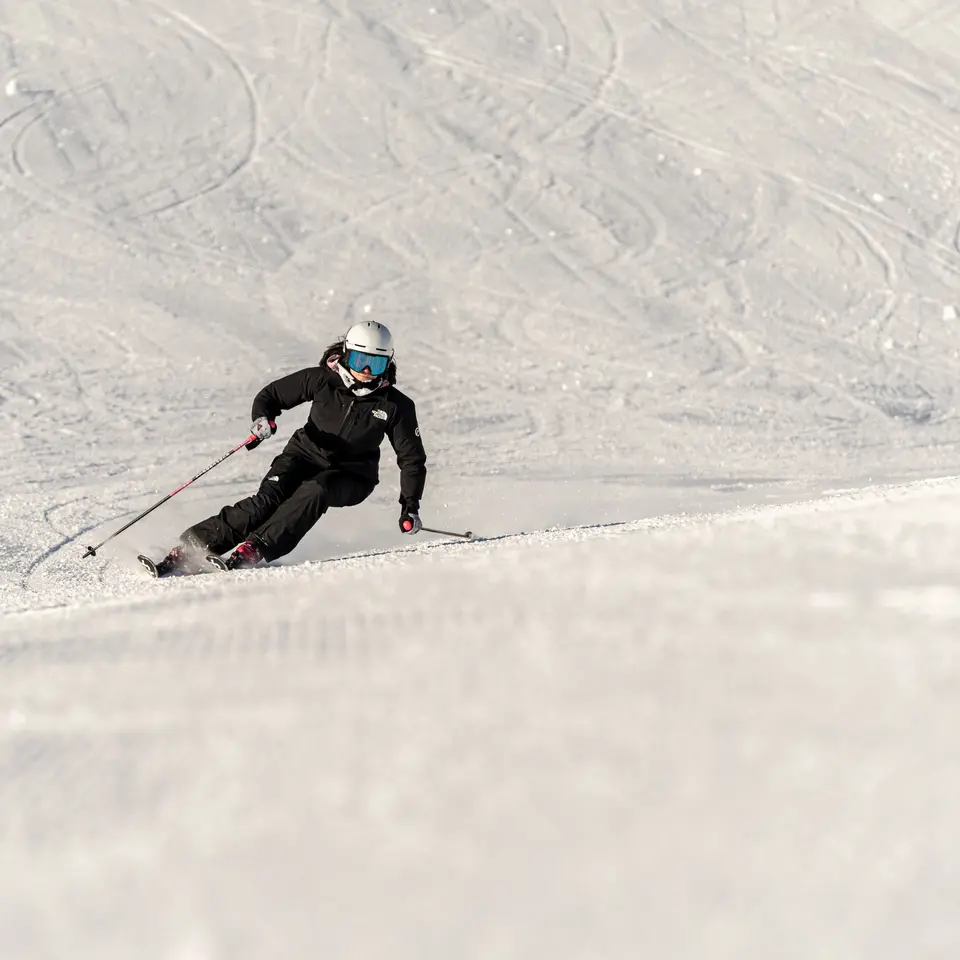 © Johannes Brunner skiing in the Ötztal valley ski area | © Johannes Brunner