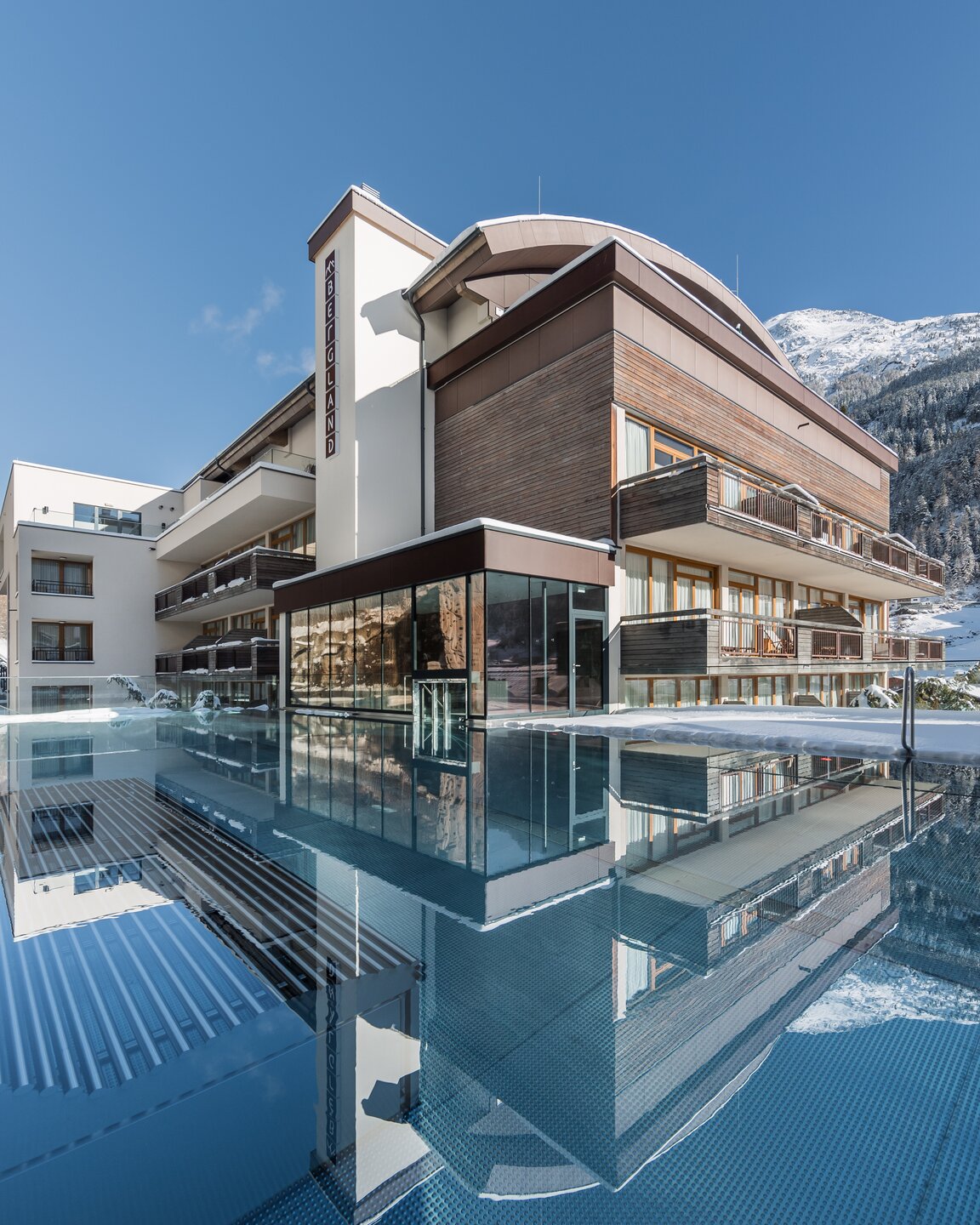 hotel Bergland Sölden in winter